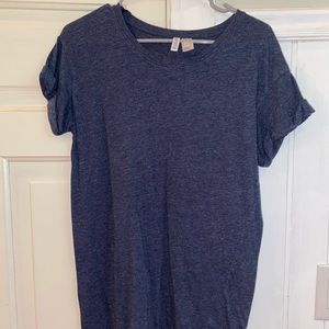 H&M Women’s navy blue boyfriend tee